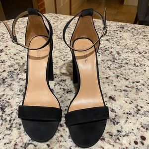 Black suede block heeled sandal - GUC